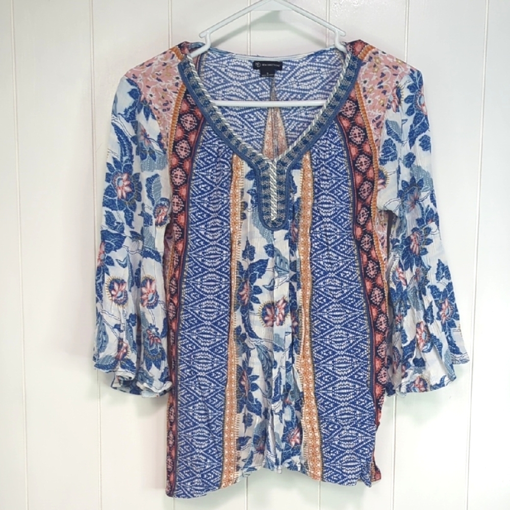 ❤️5/$25 New Directions Blue and Orange Floral Tunic